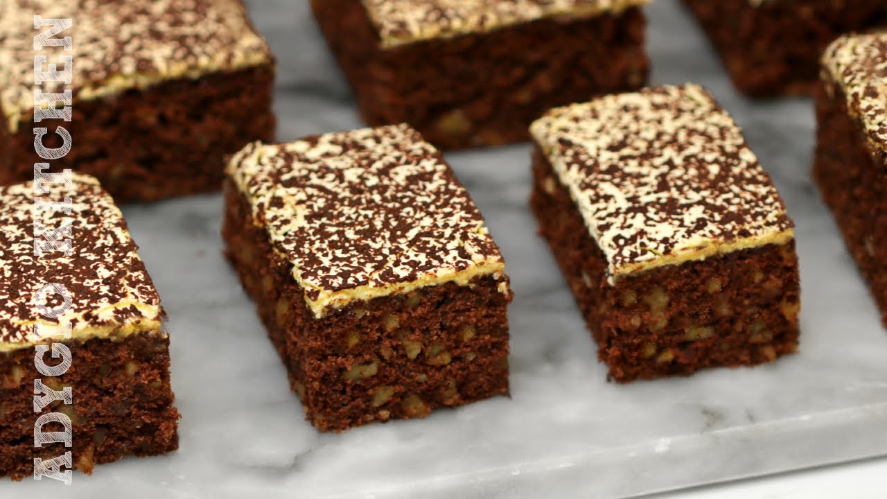 Prajitura Chinezoaica , prajitura de casa cu nuca si glazura de galbenus | Adygio Kitchen