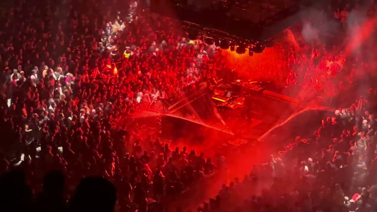 Nine Inch Nails - Came Back Haunted (w/ Boys Noize) live Brooklyn 2025