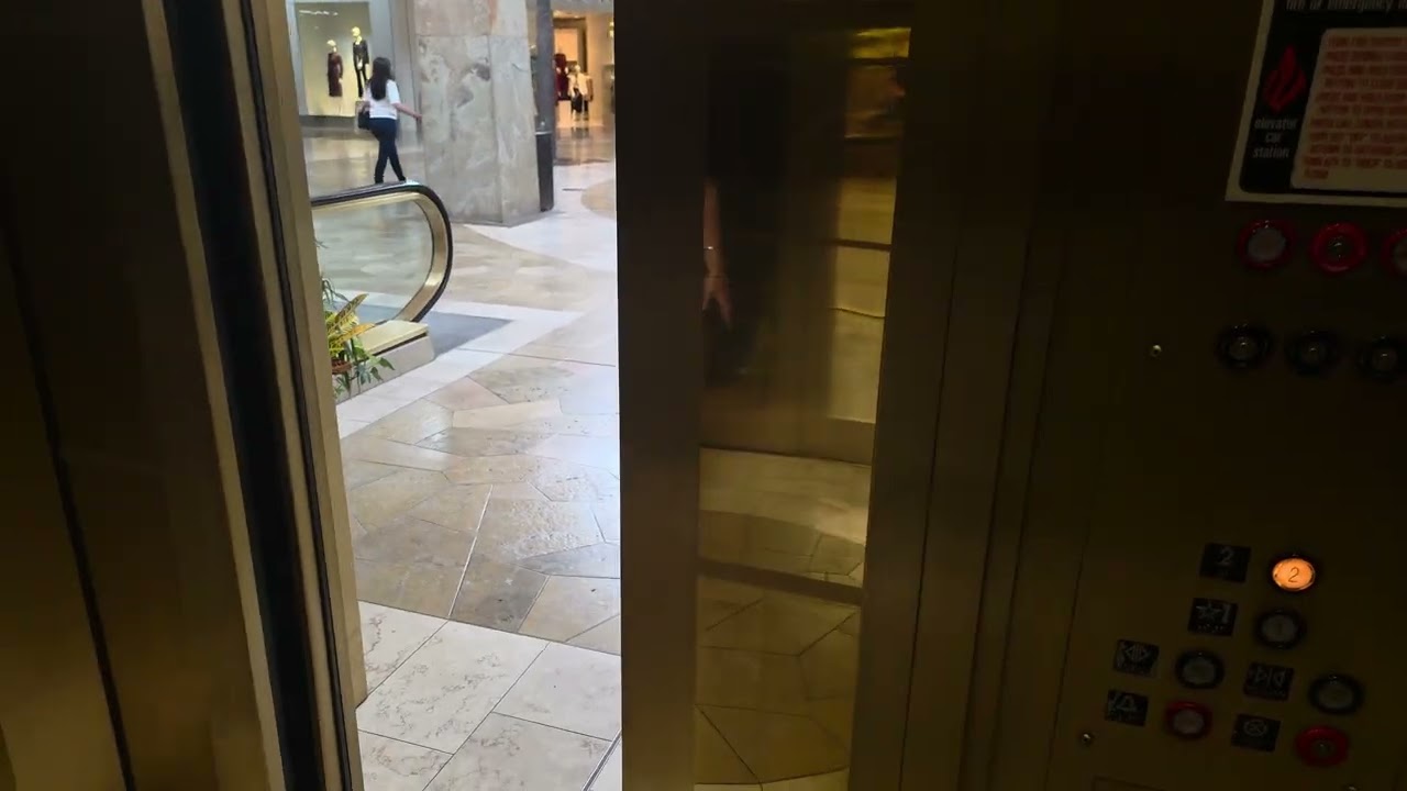 Montgomery kone hydraulic elevator @ park meadows mall lone tree colorado going up 9/22/25