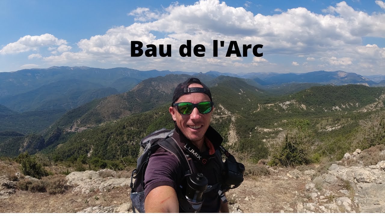 Randonnée au Bau de l'Arc (ou Baou de Cuébris) dans l'arrière pays Niçois. Alpes-Maritimes 06