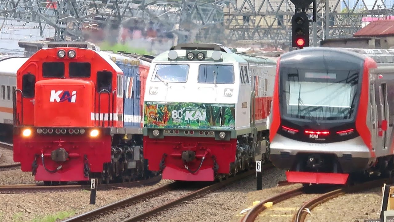 KUMPULAN KERETA API STASIUN JAKARTA EDISI AWAL DESEMBER 2025 !! Lokomotif Livery Spesial & KRL China