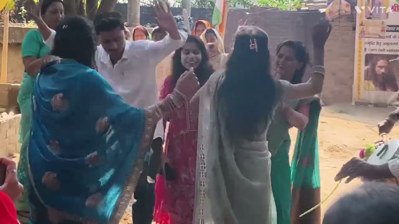 Dhol Par Dance ♥️✨ #youtube #like #subscribe #viral #dhol #viralvideo #gaon #pooja #dance #ytviral 