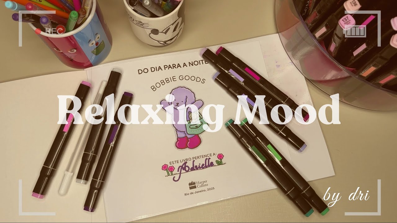 [ASMR] RELAXING MOOD | ASMR Com Música Relaxante | Colorindo BOBBIE GOODS Meu Livro :)