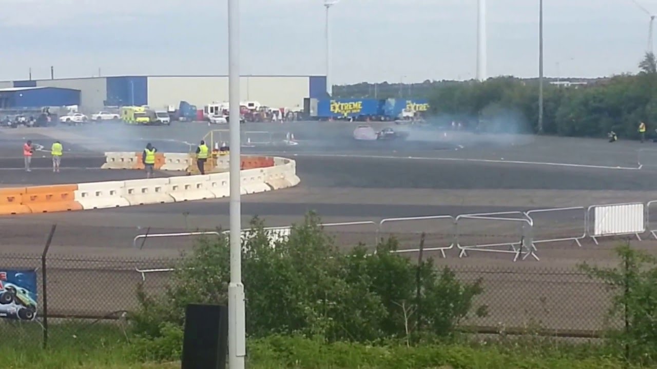 Final 4 battle it out at Extreme Torque Show Nissan 2014