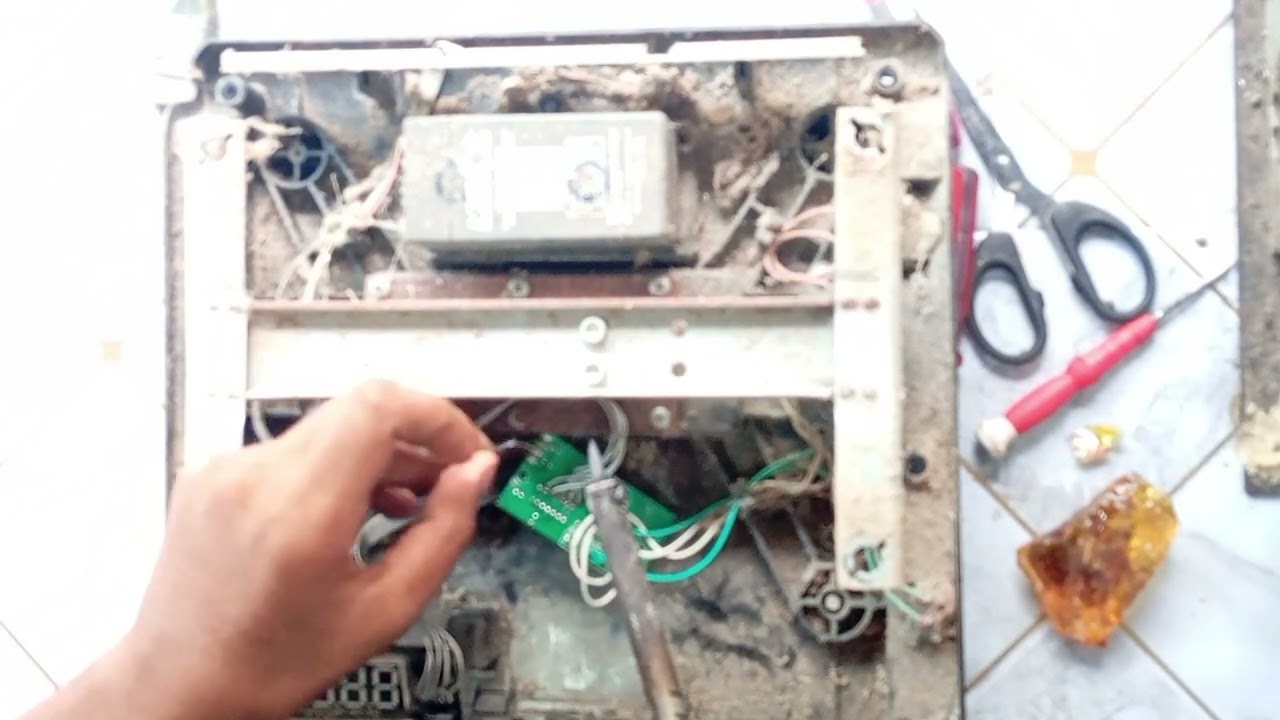 30 কেজি ওজনের ডিজিটাল স্কেল। সার্কিটের সমস্যা