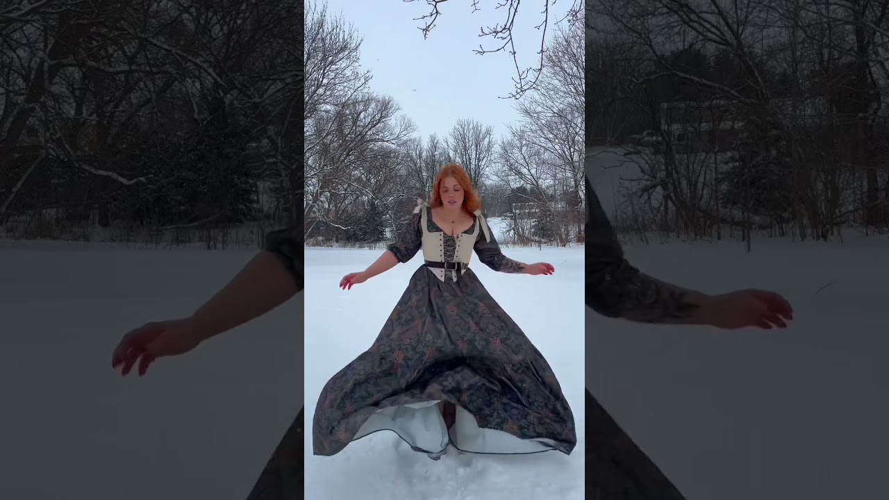 outlander inspired outfit in the snow ❄️
