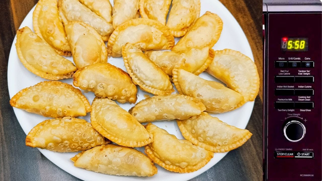 Gujiya Recipe    How To Make Oil Free Gujiya In Microwave   Holi Special