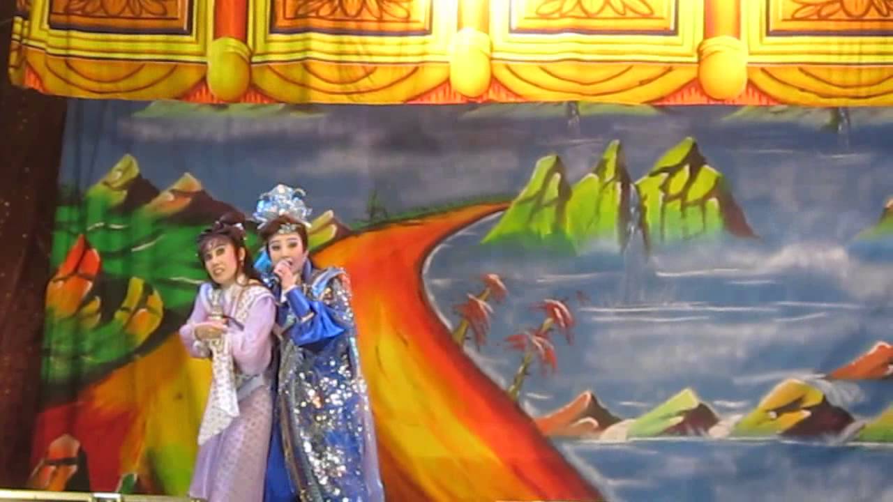 15/12/2012春美歌剧团新加坡演出-四美图8-郭春美林佩仪.flv