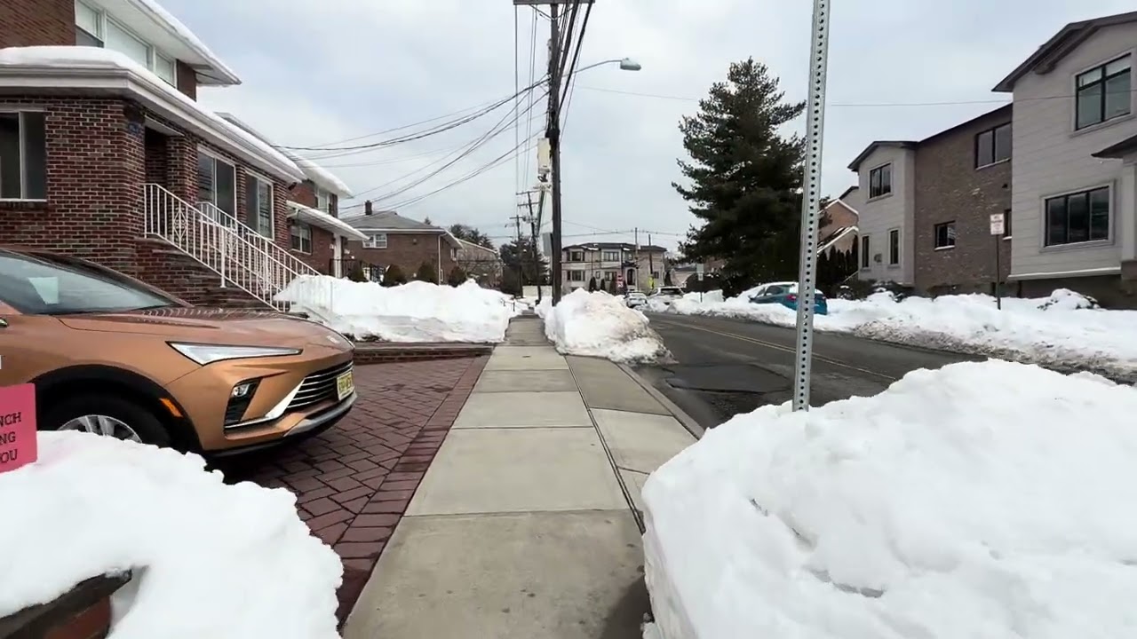 #931 БЕЗ МАШИНЫ МОЖНО ЖИТЬ В ПРИГОРОДАХ НЬЮ ЙОРКА. НО ЭТО НЕ УДОБНО. 