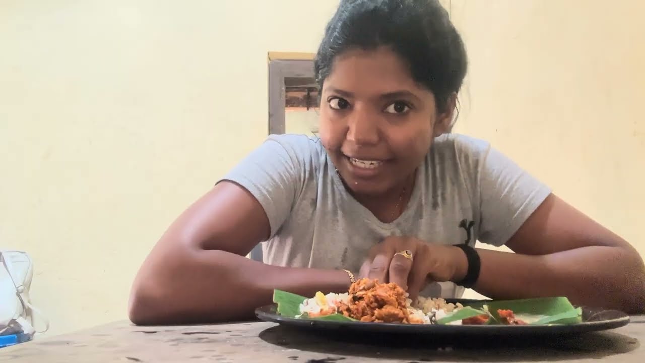 ನಮ್ಮ ಇಲ್ಲಡ್ ಯುಗಾದಿ ಗು ಕಡ್ಲೆಬೇಳೆ ದ ಪಾಯಸ ಮಲ್ತೇರ್ ಅಮ್ಮ. 