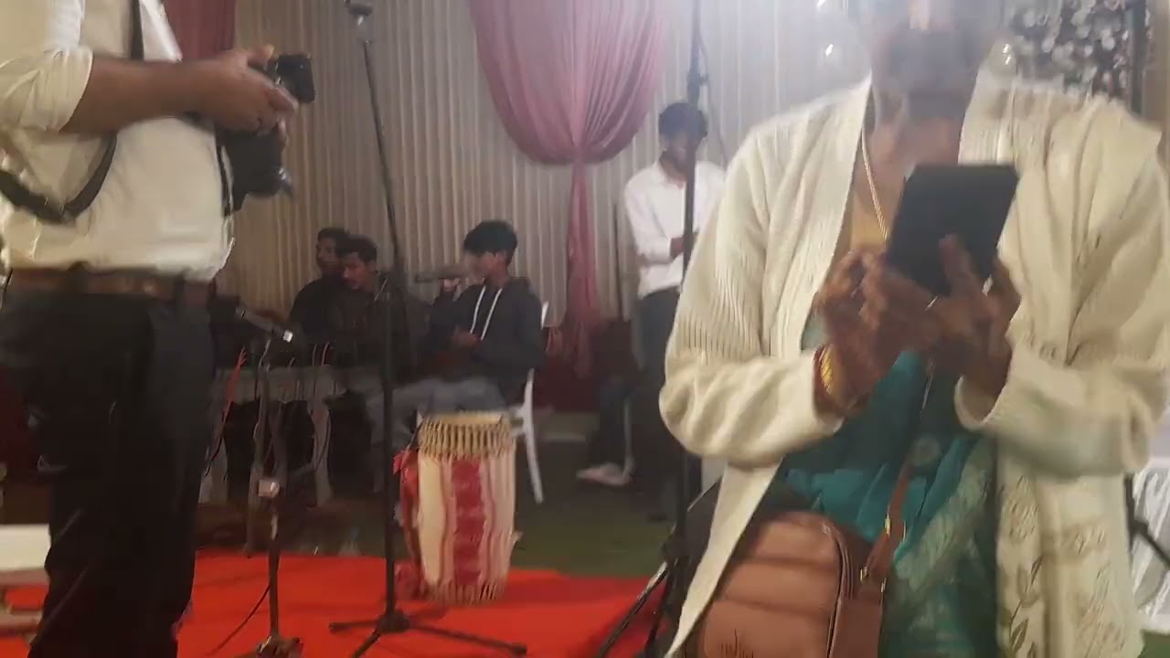 আমাৰ সকলোৰে  প্ৰাণৰ শিল্পী জনাৰ এটি গীত  গাবলৈ  অকণমান  চেষ্টা কৰিছো  । অম্লানজ্যোতি   দত্ত  ।🙏🏻❤
