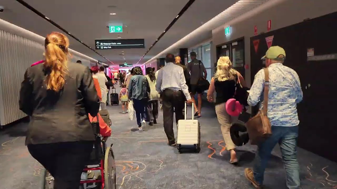 🇦🇺 🛬 Melbourne Tullamarine Airport Arrival to Immigration 4k 🛬 🇦🇺