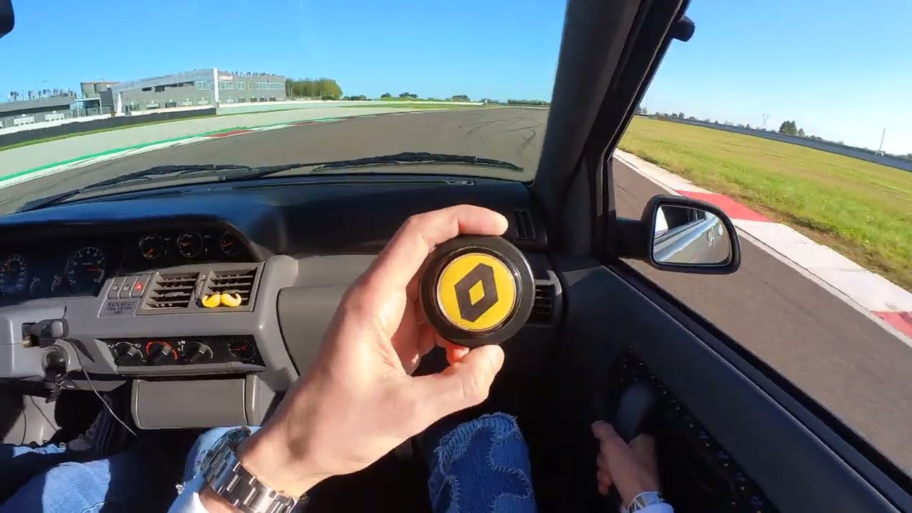 Renault Clio 1.8 16v  -IN PISTA-