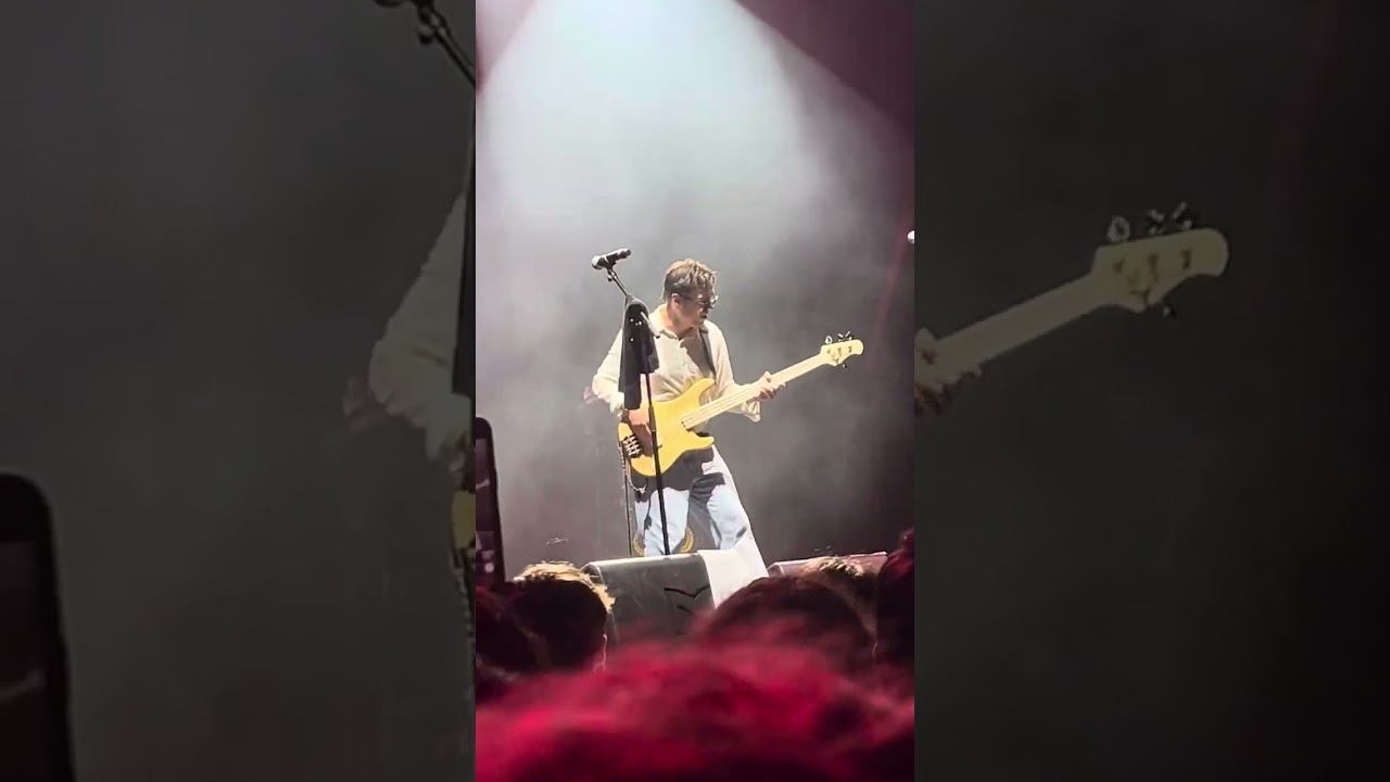 Joe Dart being an absolute monster on bass in Beastly