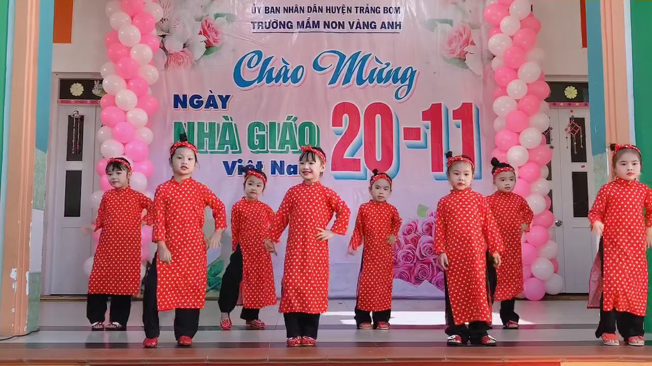 Nhảy 20/11/2020 - Tiết mục Mashup Sài Gòn đẹp lắm + Cô Ba Sài Gòn - Khối Lá