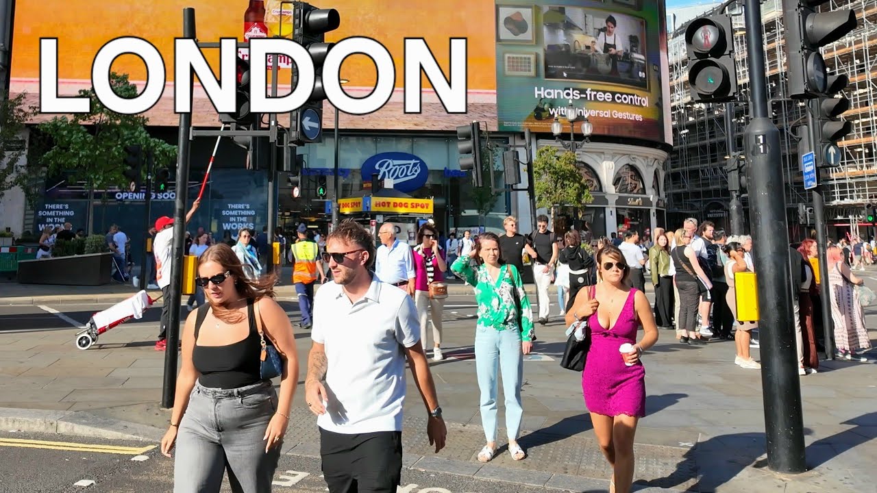 🚶‍♂️ Central London Summer Walk Tour | Heatwave in 4K | Piccadilly Circus, Soho & Chinatown 🇬🇧
