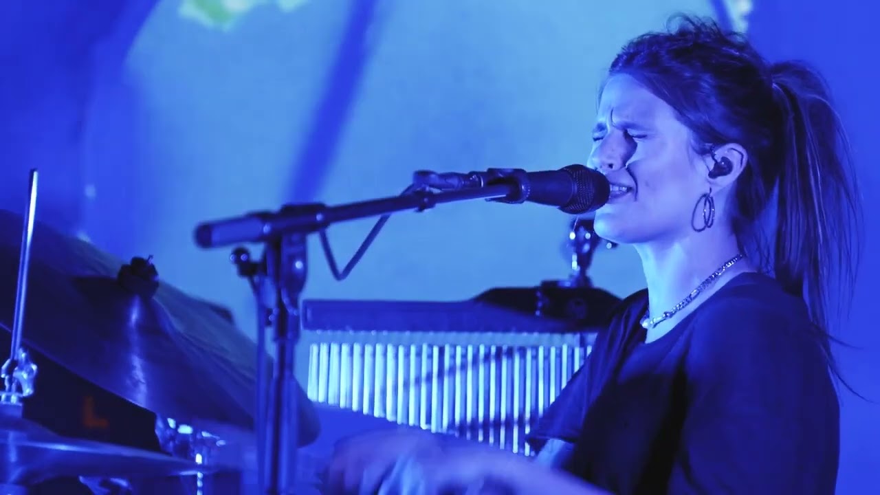 Brutus — A Forest The Cure cover   StuBru LIVE LIVE   Studio Brussel