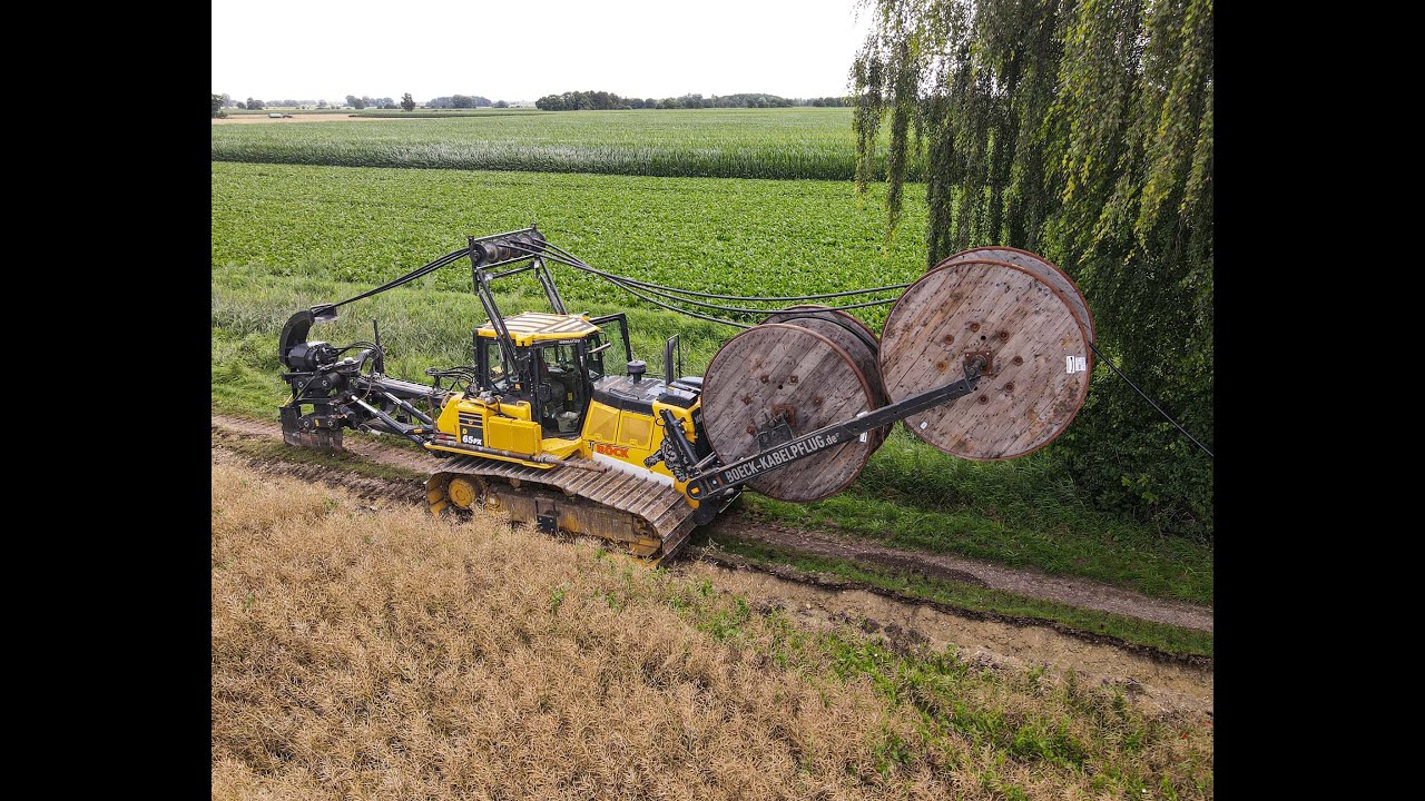 Komatsu D65PX in action #dronemovie