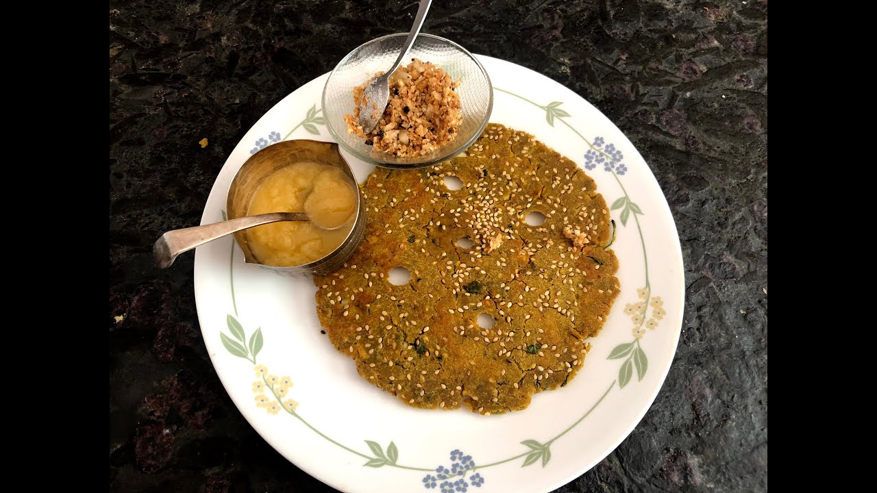 Jowar Thalipeeth (For New Moms) | ज्वारीचे थालीपीठ (बाळंतिणीसाठी खास)