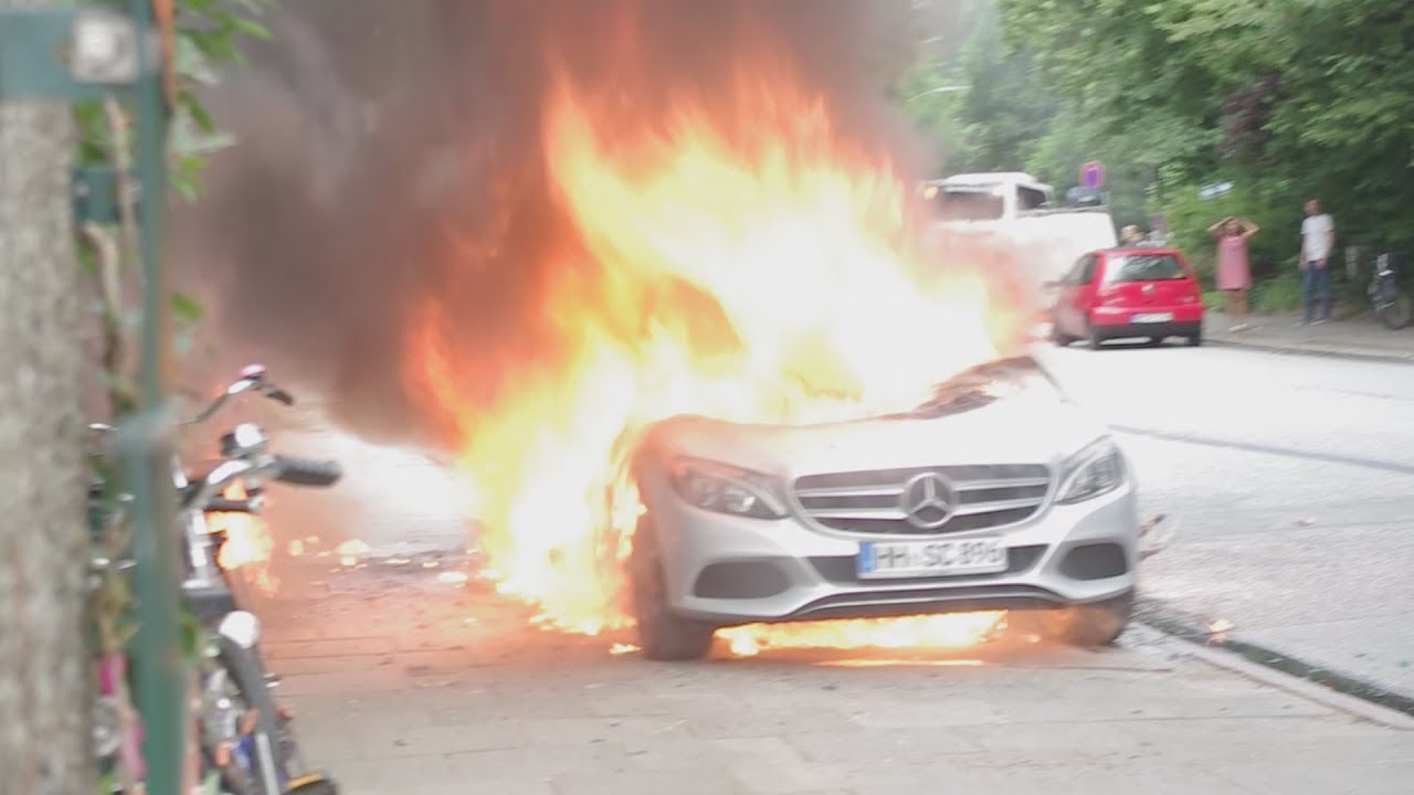 Hamburg im Ausnahmezustand: Handyvideos zeigen kriegsartige Szenen