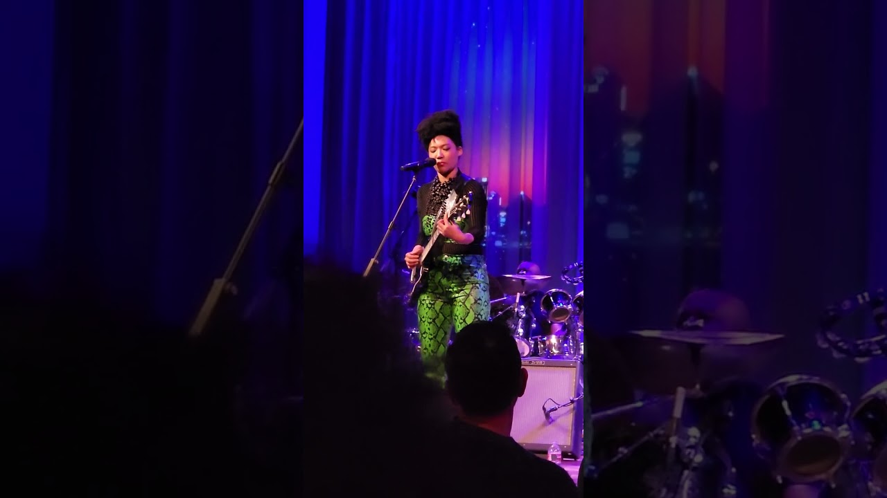 Judith Hill Performs 