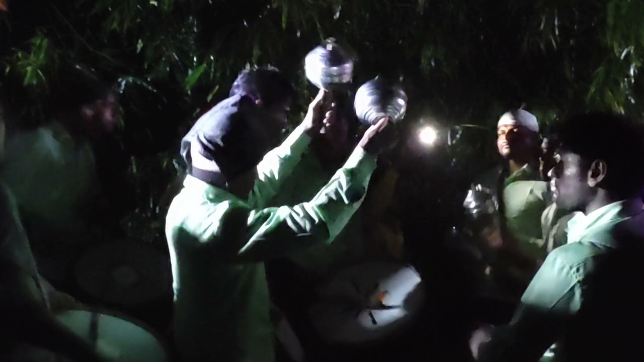 munda gora rang dekh ke diwana ho gaya....Super Halchal Band Party
