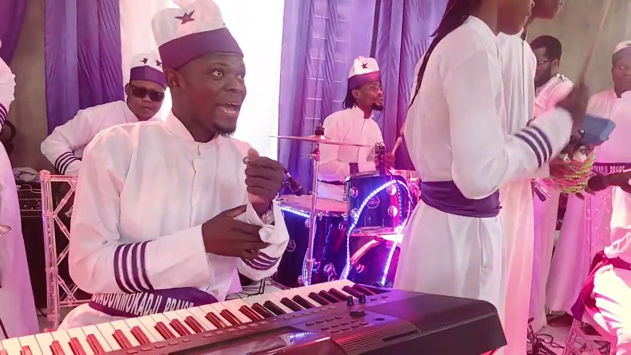 AJAGUNMOKADI PRAISE 