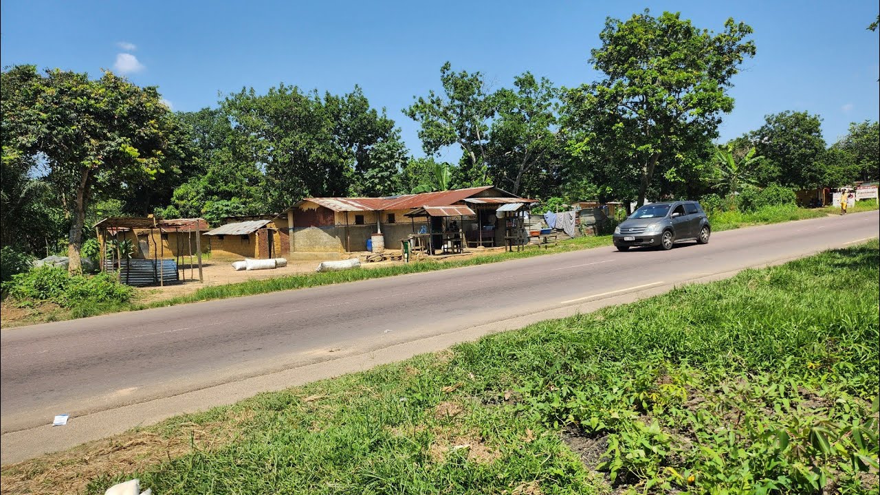 SUR  LA NO1 15m/38 au VILLAGE ✨️ NDAKO PEMBE ds la c/de MALUKU 5000$ HO DISCUTER muke kaka