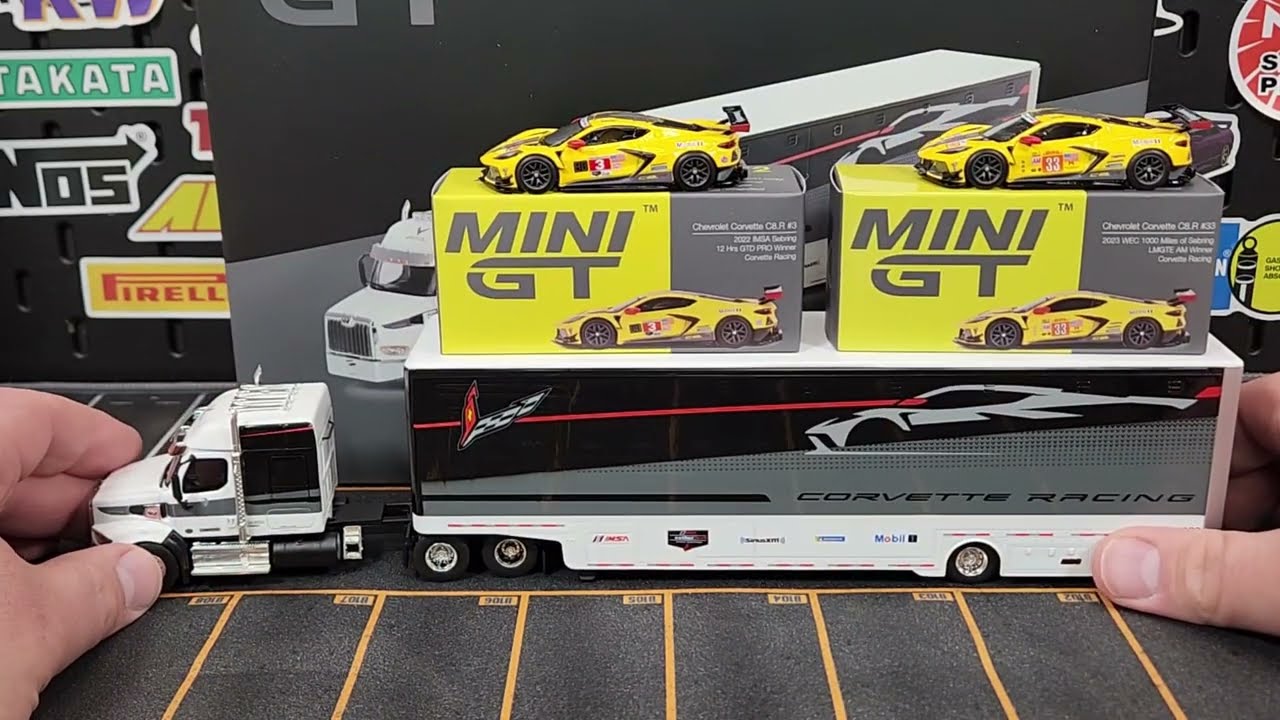 Unboxing: Mini GT - Western Star 49X - Corvette Racing Transporter Set