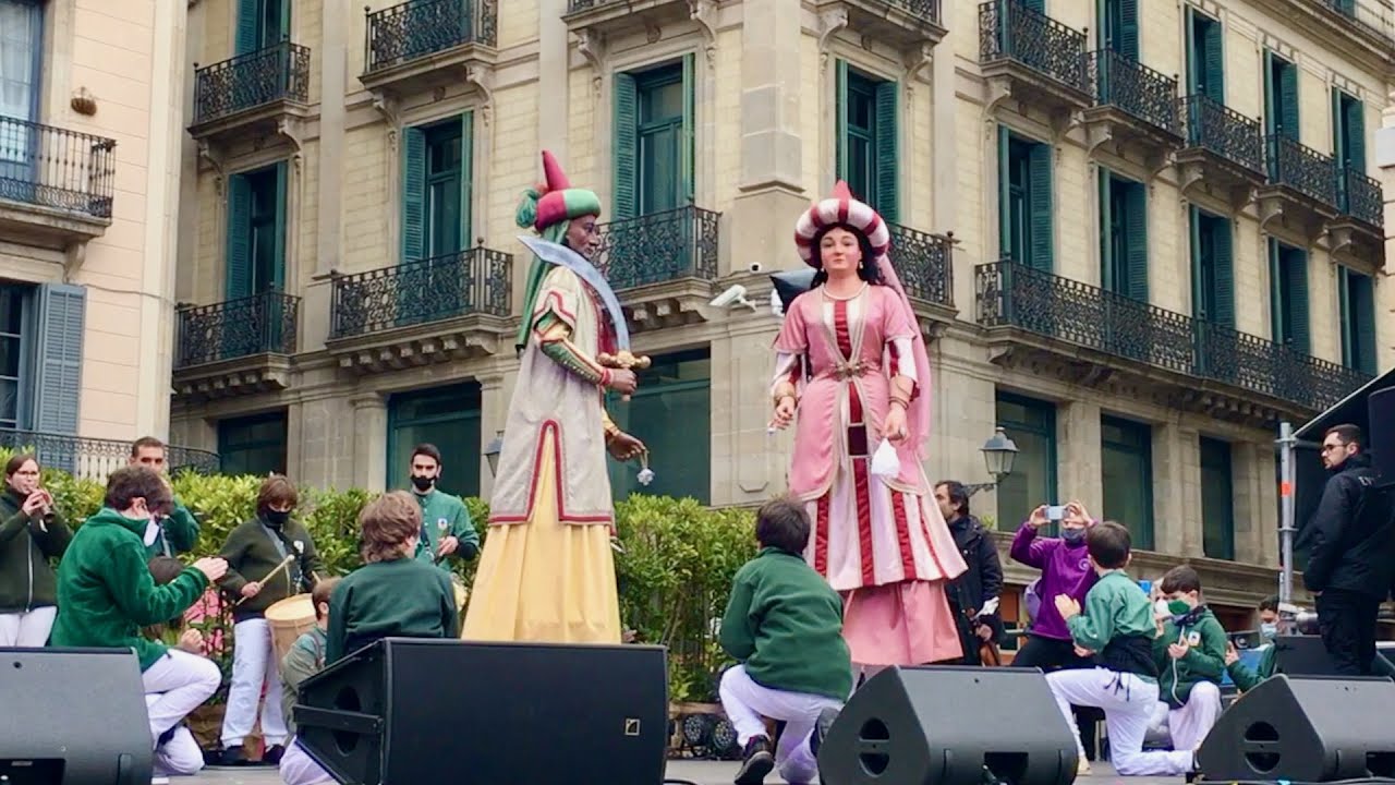 Final de la cercavila de la XIX Mostra de Gegantons (Festes de Santa Eulàlia 2022 Barcelona)