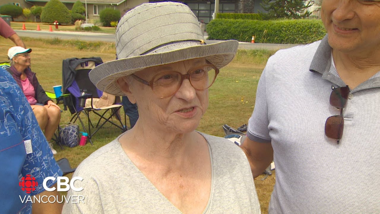 Families separated by border closure look forward to planned mid-August re-opening