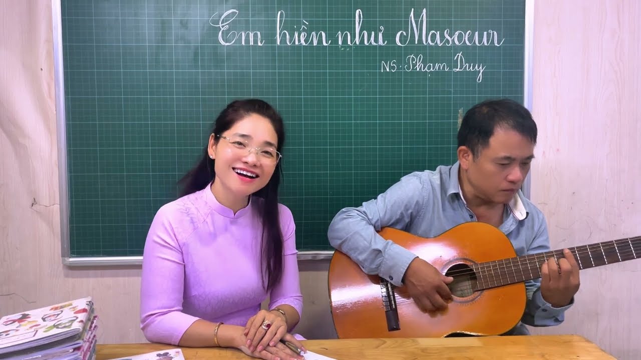 Em Hiền Như Ma Soeur - Thanh Xuân Bùi