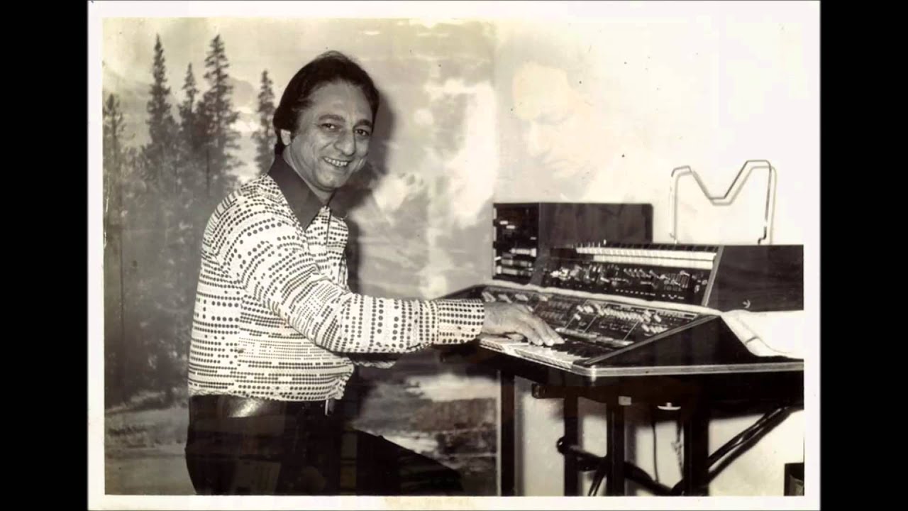 Charanjit Singh - ZINDAGI EK SAFAR HAI SUHANA played on Transichord (1971)