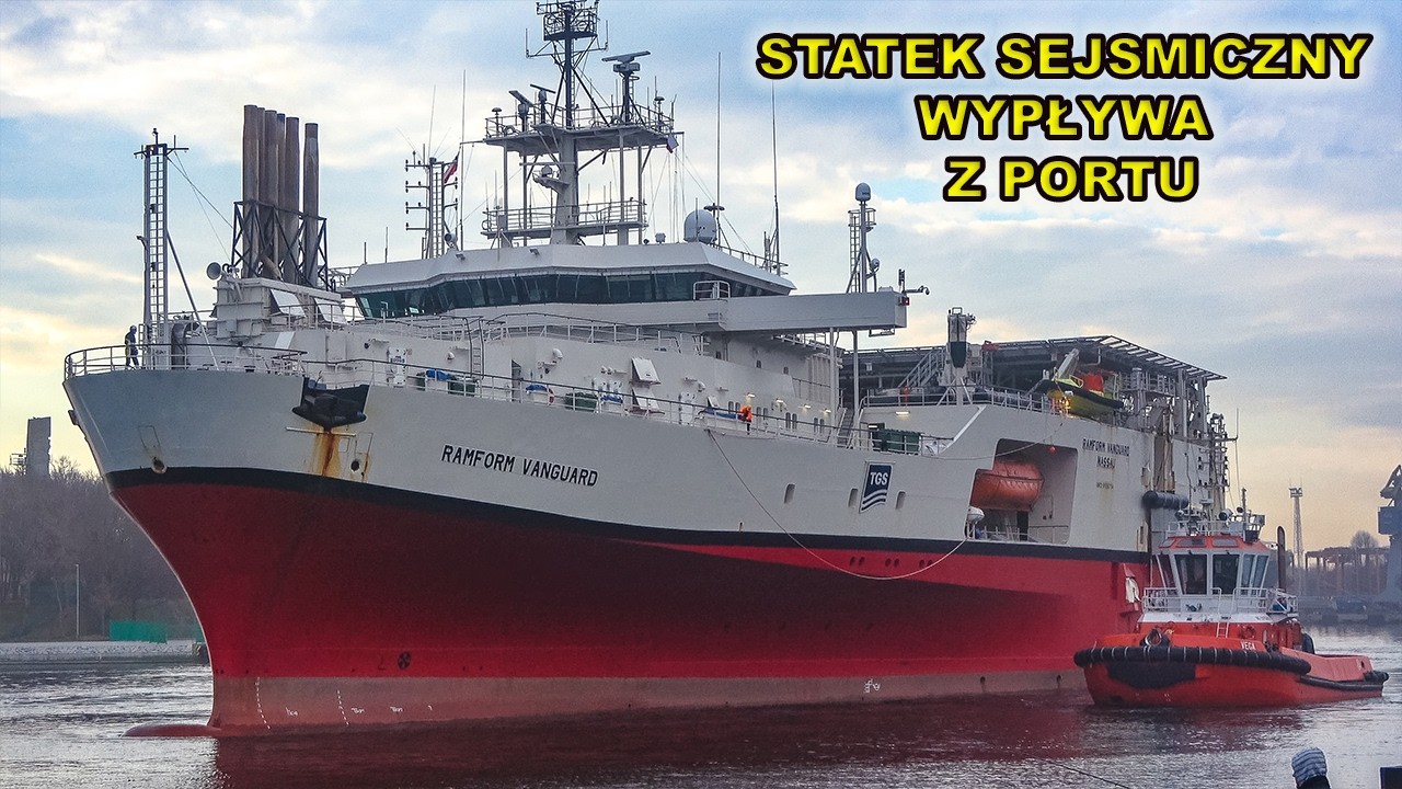Ramform Vanguard &ndash; statek sejsmiczny wypływa z gdańskiego portu.