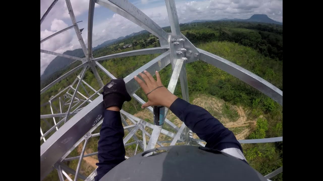 Memanjat menara pencawang elektrik - Gatuh Tungkang Karan - Lattice Tower Checking