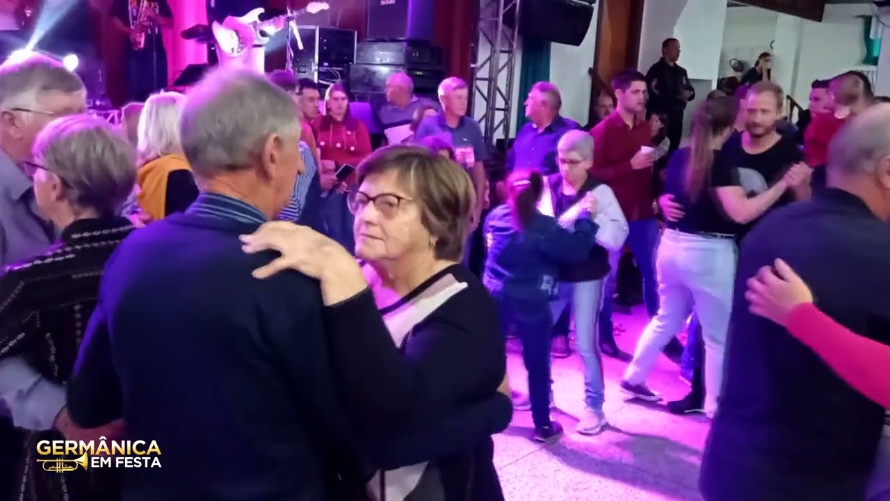 BANDA DIPLOMATA.