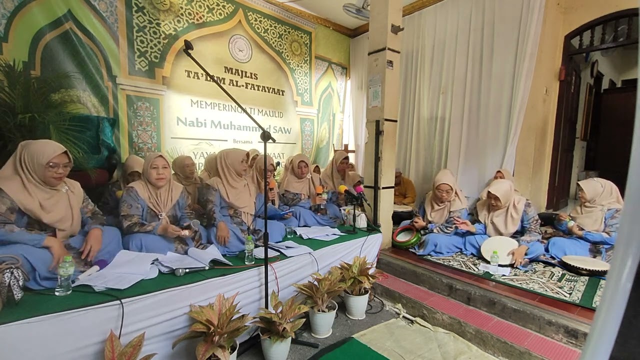 Pembacaan Rawi Maulid Nabi Muhammad Team Hadroh MT. Al-Fatayaat