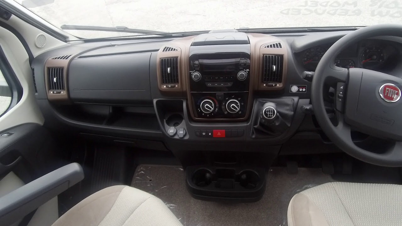 00023418 Swift Bessacarr 560 Lounge 2018