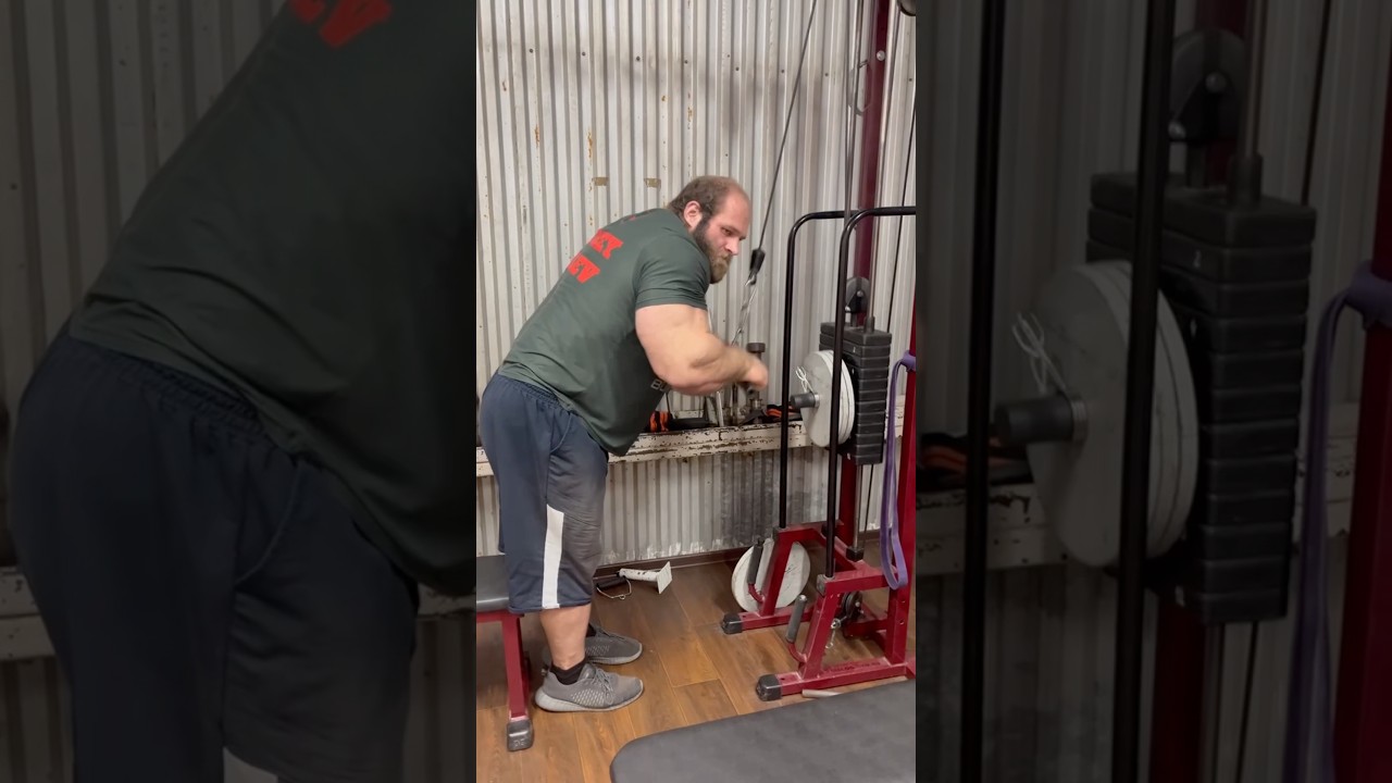 Full stack + 36kg for triceps. #gymtok #triceps #heavyweight #bodybuilding #andreysmaev