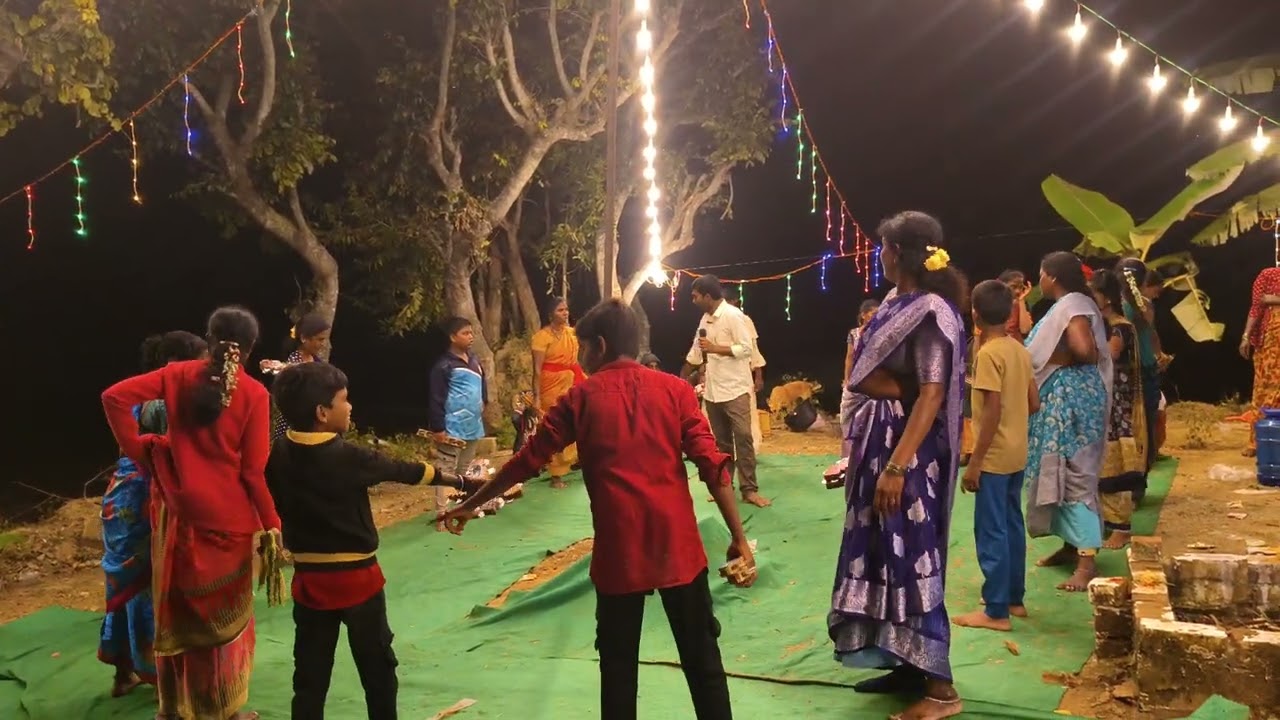 గ్రామీణ ప్రాంత చెక్కల భజన ప్రదర్శన 