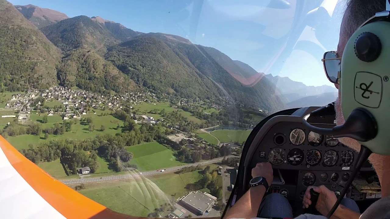 Vol PPL : Robin DR400 Luchon Pyrénées LFCB première fois en CdB -  embouteillages à l'arrivée - ATC