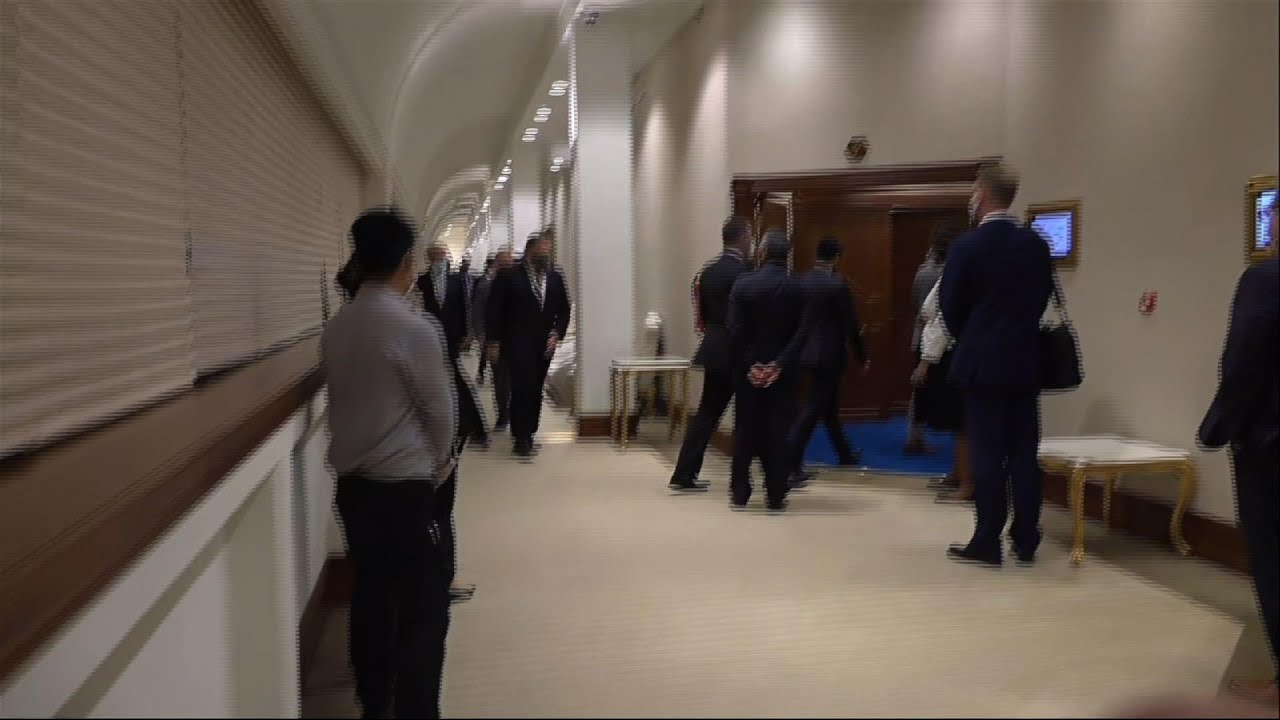 Pompeo meets with Taliban negotiation team