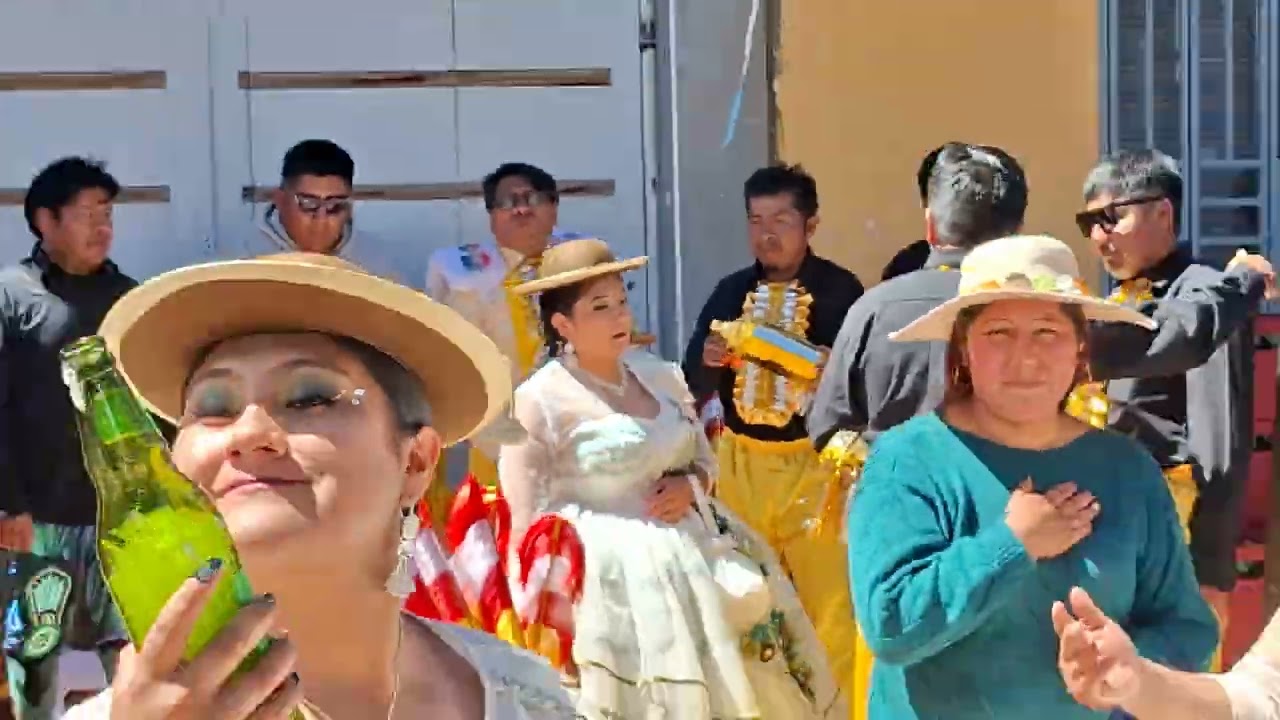 Morenada internacional verdaderos rebeldes.. Juliaca con la banda Huracán de la paz. 