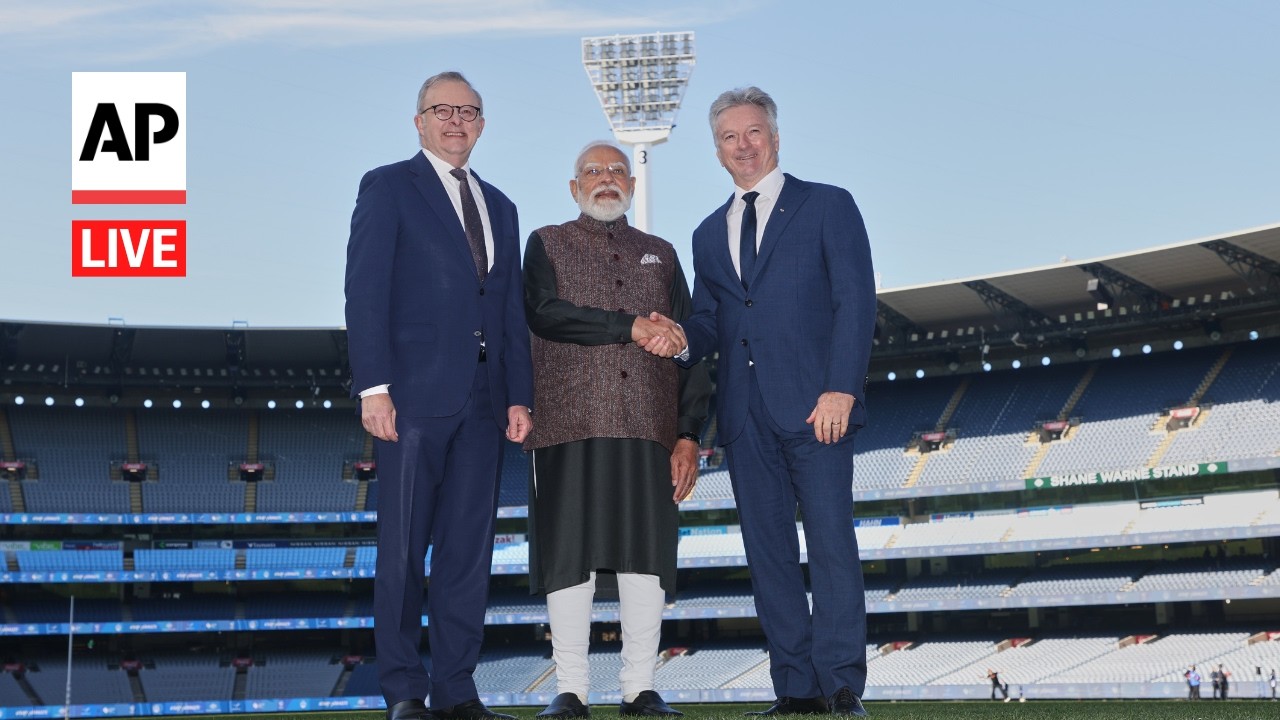 LIVE: Modi meets Steve Waugh at Melbourne Cricket Ground in Australia