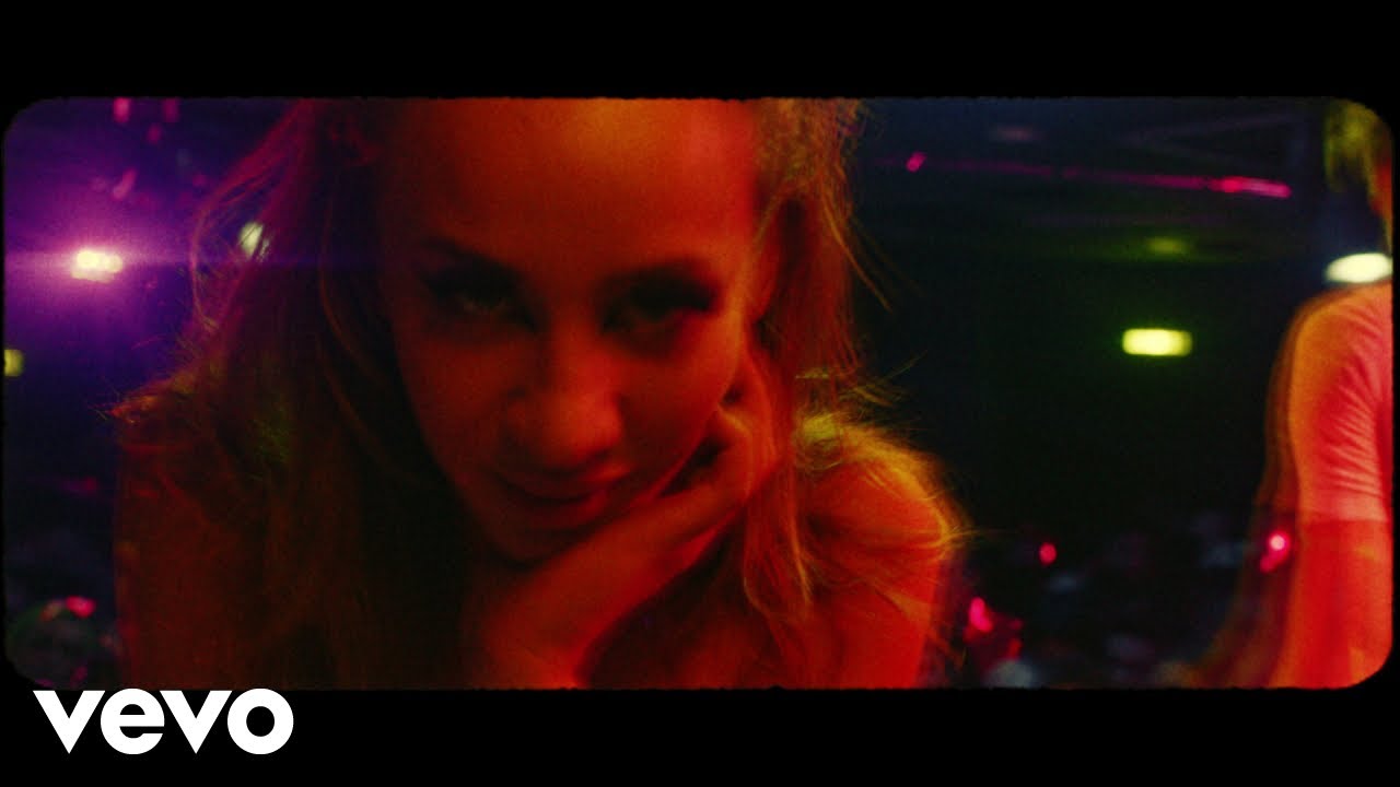 Chadia - Tutt* stran* (Official Video)