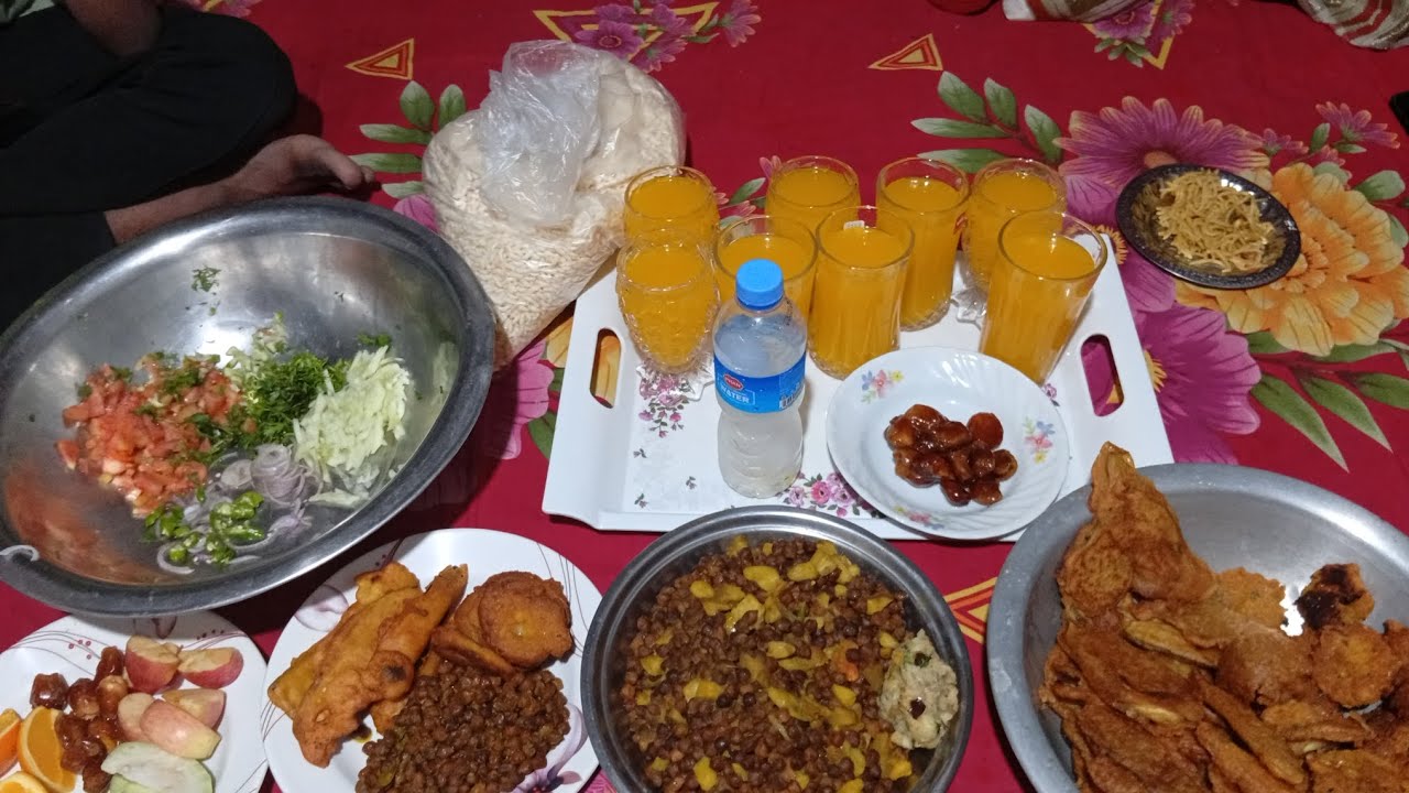 প্রথম রোজায় সবাই মিলে ইফতার করলাম