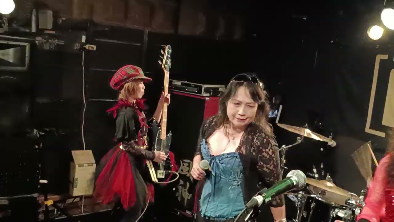 嬢THEM（ギャルセム：ANTHEMトリビュートレディースバンド） with Natsu♪LIVE@MUSIC FARM 30,11,25