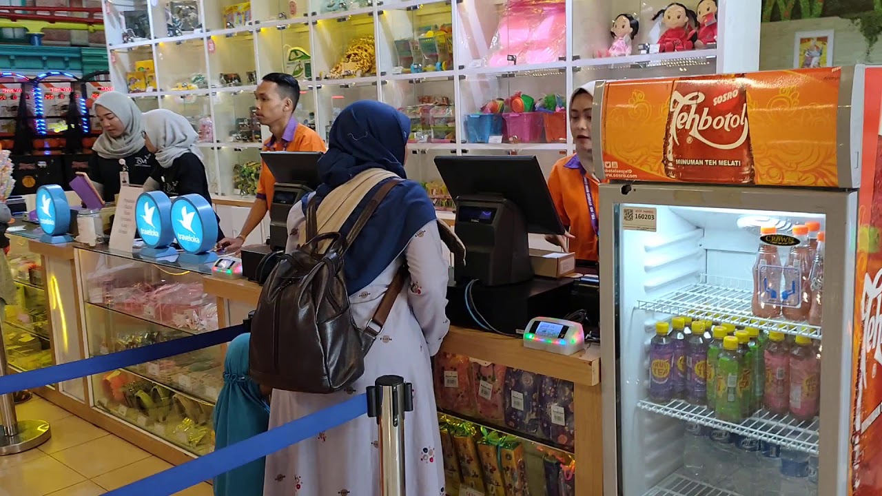 Nawal Jalan jalan, Funkids, Transtudio Mini, Ngantri  tiket naik kereta Thomas #4