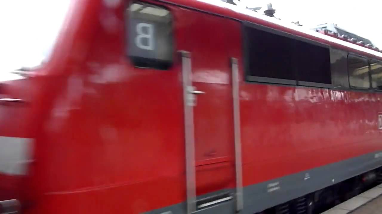 Abfahrt der BR 111 135-0 mit Dostos als RegionalExpress (RE) nach Rheine