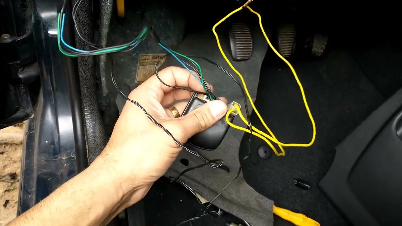 Como desativar o segredo de porta do carro